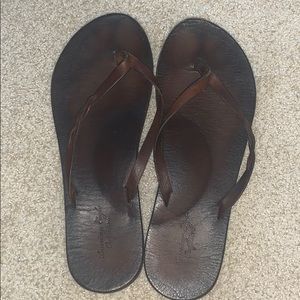 American Eagle Flip Flops